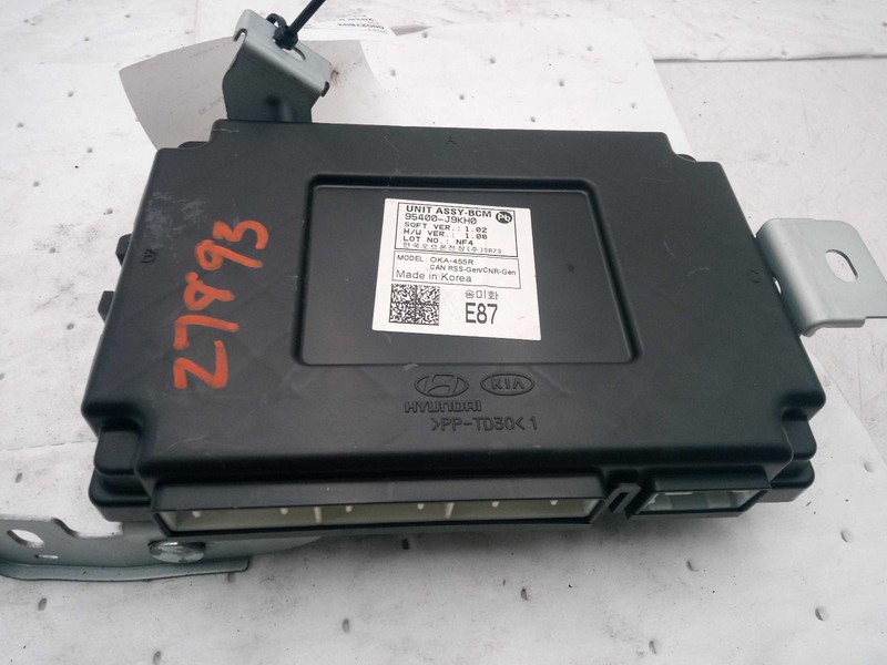 Used Body Control Module fits: 2018 Hyundai Kona Body Control BCM RH dash US mar