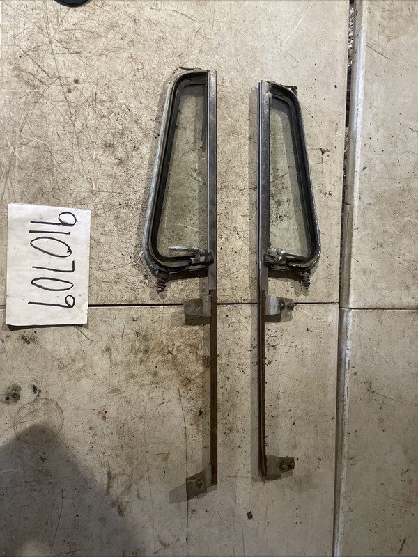 1960–64 Studebaker Champ Vent Wing Window Pair C -Cab