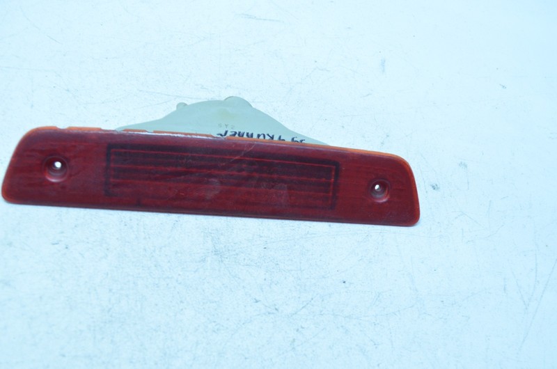 96-02 TOYOTA 4RUNNER REAR CENTER THIRD 3RD BRAKE LAMP LIGHT OEM