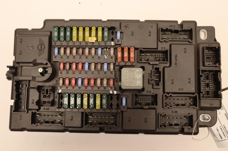 2007-2013 MINI COOPER CLUBMAN HATCH R55 BODY CONTROL MODULE JUNCTION BOX OEM
