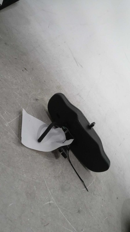 Used Front Center Interior Rear View Mirror fits: 2009 Chevrolet Equinox w/o dua