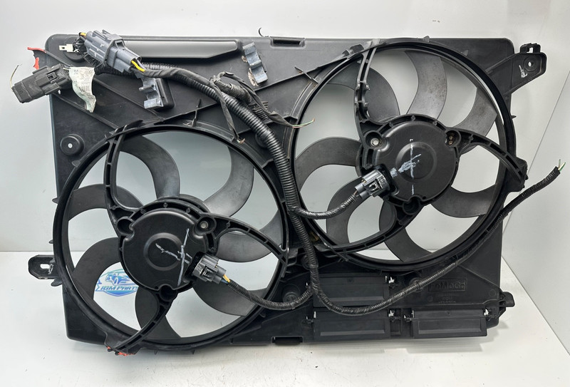 2013-2016 Ford Fusion Radiator Coolant Motor Assembly DG93-8C607-DD OEM