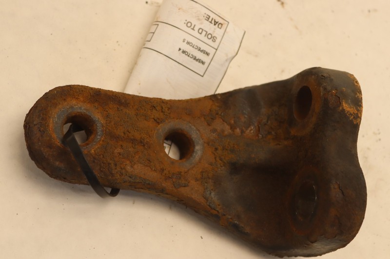 08-17 FREIGHTLINER CASCADIA 125 DD15 MUFFLER BRACKET SUPPORT 04-26261-000 OEM