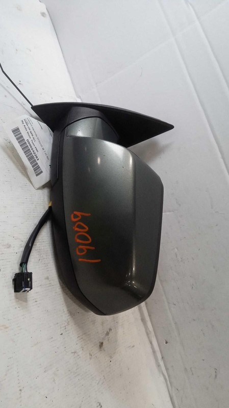 Used Left Door Mirror fits: 2013 Chevrolet Equinox Power paint to match opt DL8