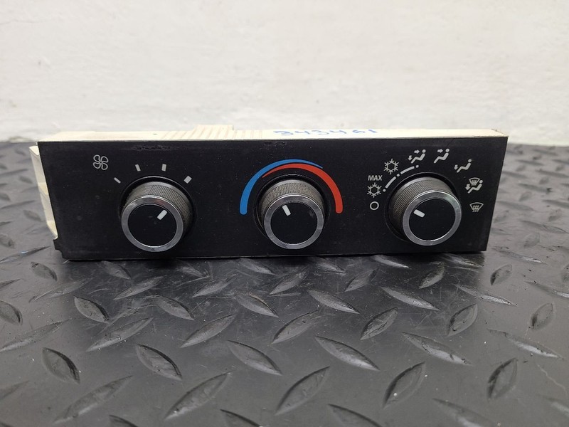 08-24 Chevrolet Express Van Temperature Control W/O Defrost OEM 15773678