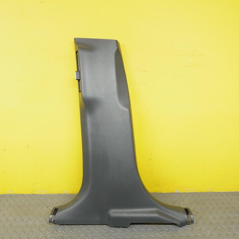 2024-2025 HYUNDAI SANTA FE LEFT B PILLAR LOWER TRIM COVER OEM 85835R6000YTH