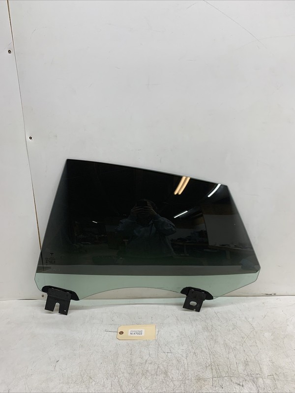 12-20 OEM Tesla Model S Rear Left Driver Side Door Window Glass 47022 S1