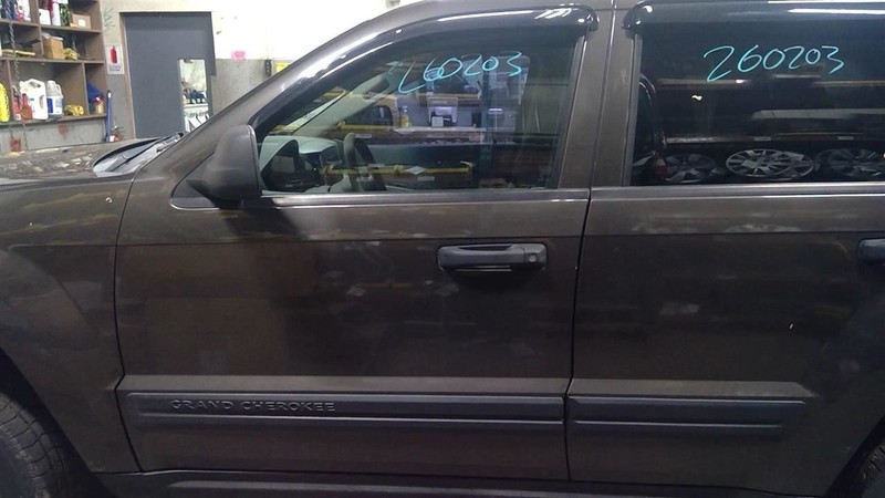 Driver Left Front Door Laminated Glass Fits 05 GRAND CHEROKEE 1791550