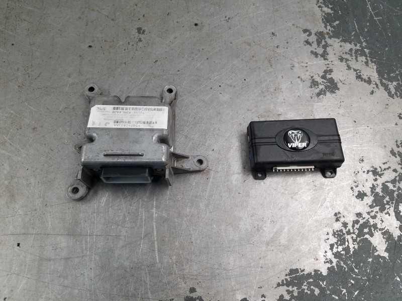 2005 Jeep Wrangler TJ Rubicon 4x4 Body Control Modules #9706 K1