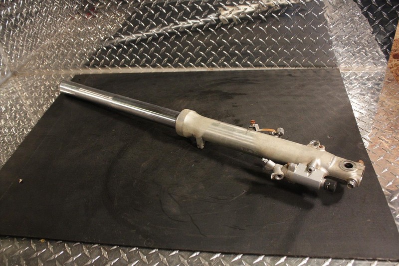 84 YAMAHA FJ 1 FRONT LEFT SUSPENSION FORK TUBE 1100