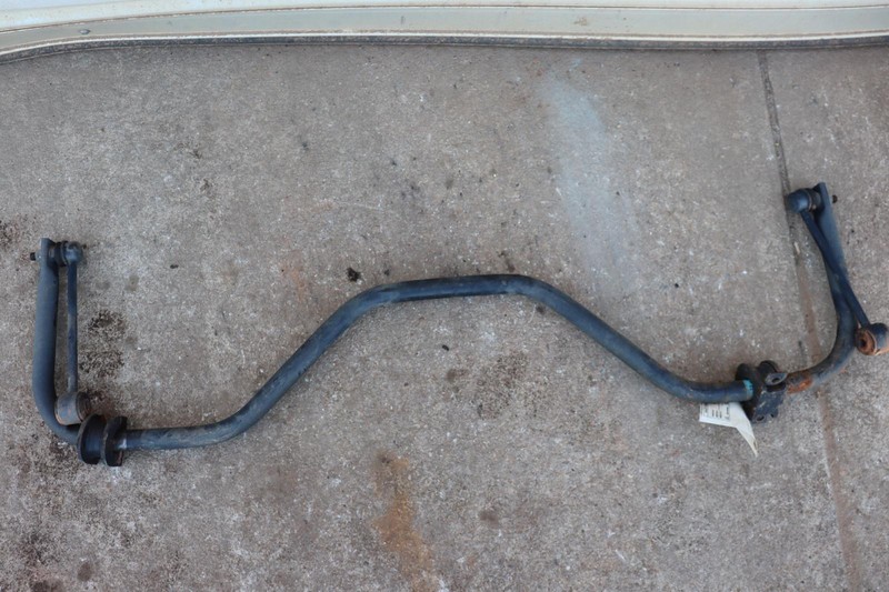 2007-2020 CADILLAC ESCALADE 4WD REAR STABILIZER ANTI ROLL SWAY BAR SUPPORT OEM