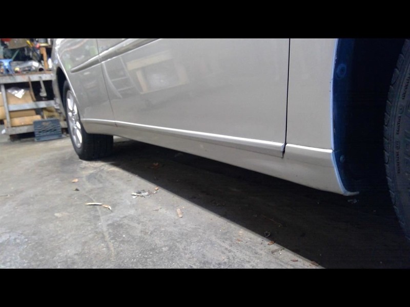 ES330 2002-2006 Right Rocker Panel Moulding 1690827