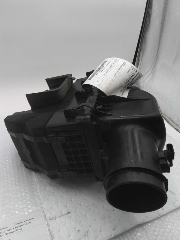 2015 Ford F250SD Pickup Air Cleaner Assembly OEM BC349600AB Used 152K Mile