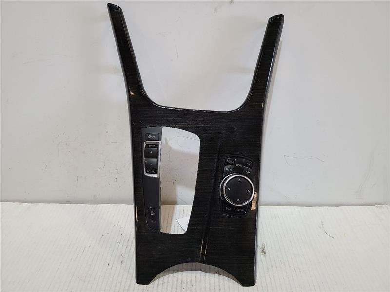 SHIFTER BEZEL WITH MEDIA CONTROLS Fits 2016 X4 568975