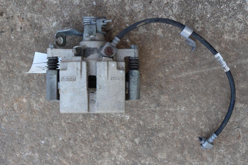 2015-2021 FORD MUSTANG REAR LEFT DRIVER SIDE BRAKE CALIPER W/ HOSE OEM