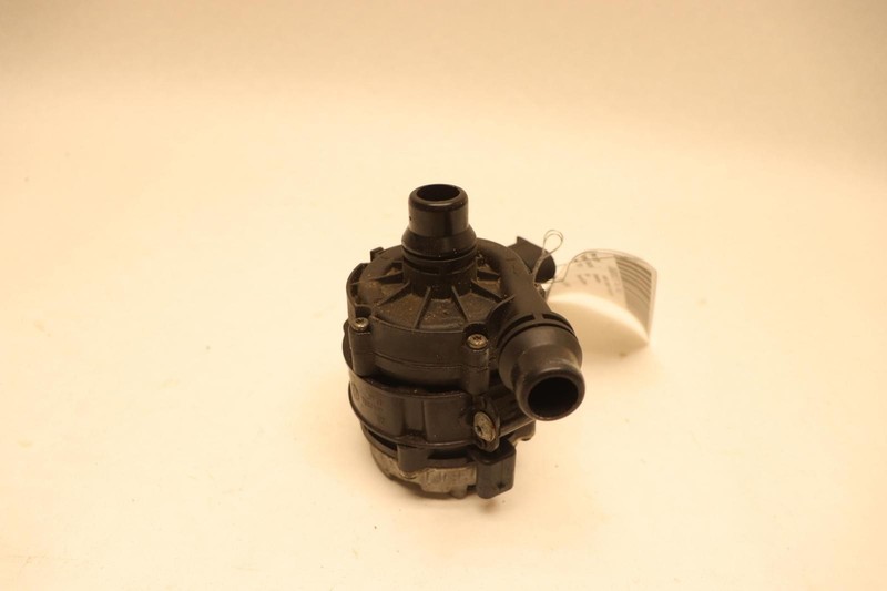2017-2023 BMW 530I G30 ENGINE AUX AUXILIARY WATER COOLANT PUMP OEM