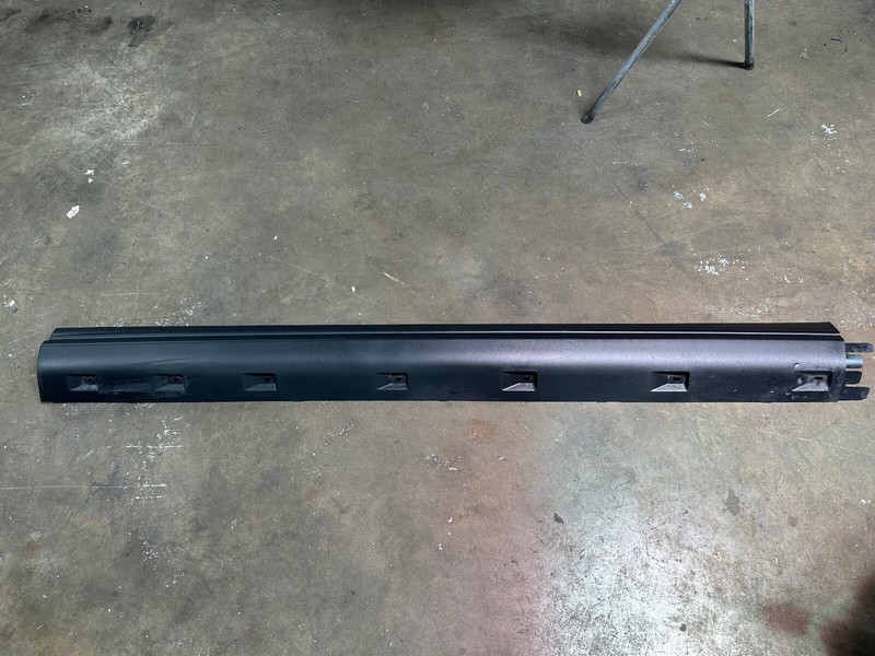 05-16 Land Rover LR4 RIGHT PASSENGER SIDE SKIRT ROCKER PANEL COVER MOLDINGOEM