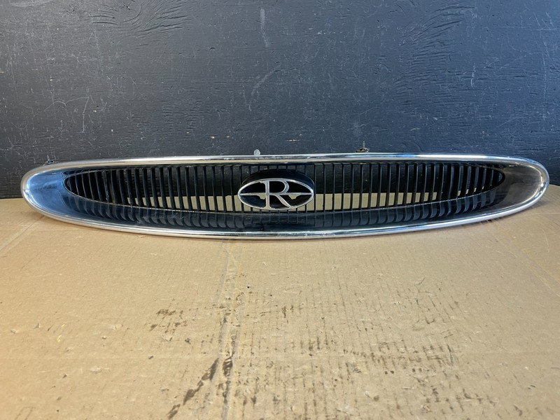 1995 to 1999 Buick Riviera Front Grill OEM With Mounting Brackets Grill Ac5428