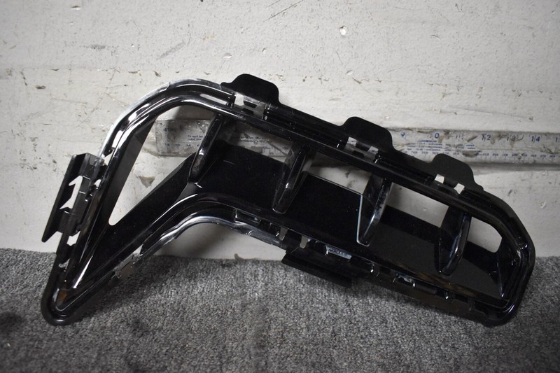 BMW X6 RIGHT SIDE GRILLE TRIM FACTORY OEM