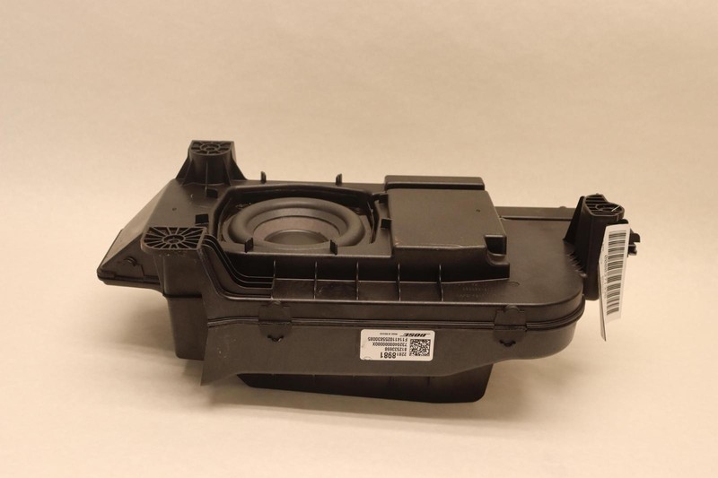 2014-2018 CHEVY SILVERADO 1500 REAR AUDIO STEREO SPEAKER SUBWOOFER OEM