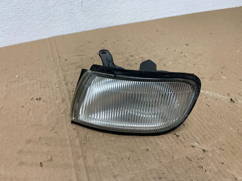 1995 1996 Nissan Maxima Left Driver LH Corner Turn Signal Oem AB6963 DW