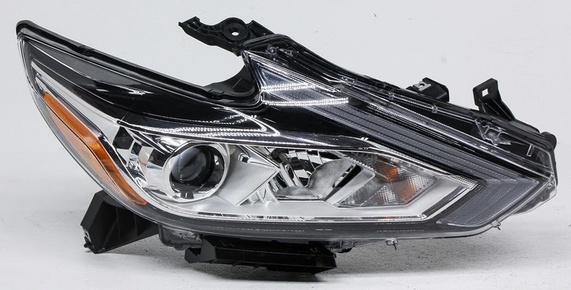 OEM Nissan Altima Sedan Right Passenger Side Halogen Headlamp Tab Chipped