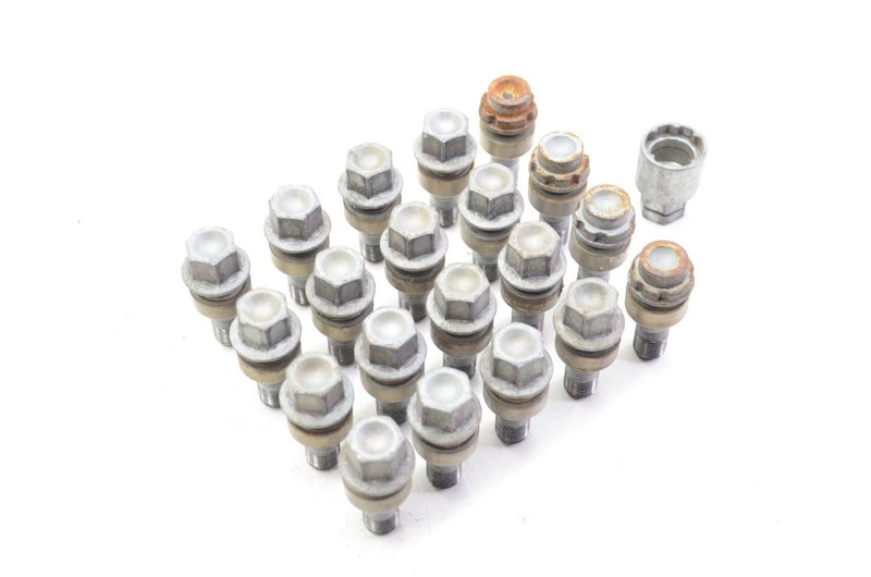 Set of 16 Lug Bolts Fits 97-04 PORSCHE BOXSTER