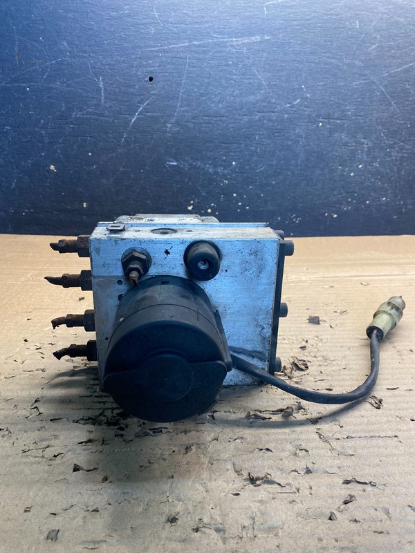 2004-2006 Chevrolet Express ABS Pump Control OEM 13567115 Module AA3216 DG