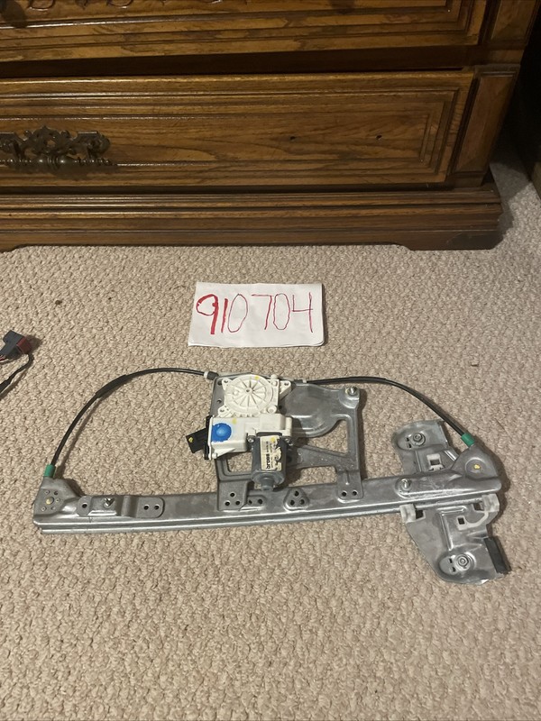 06-11 CADILLAC DTS OEM RIGHT PASSENGER FRONT DOOR WINDOW REGULATOR MOTOR ASSY