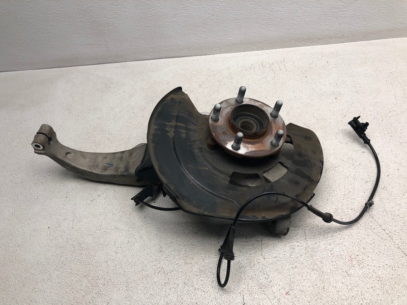 2009-2013 INFINITI G25 G37 FRONT RIGHT PASS RWD SPINDLE KNUCKLE HUB OEM LOT653