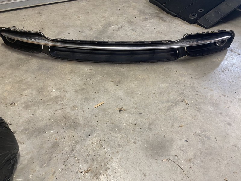 2012 Town And Country Front Center Grille OEM