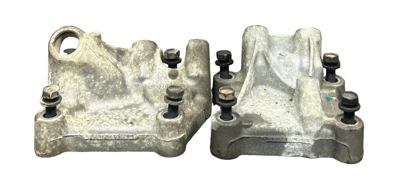 05-10 CHRYSLER 300C SRT8 6.1 5.7 LEFTRIGHT SIDE ENGINE MOTOR MOUNT BRACKET OEM