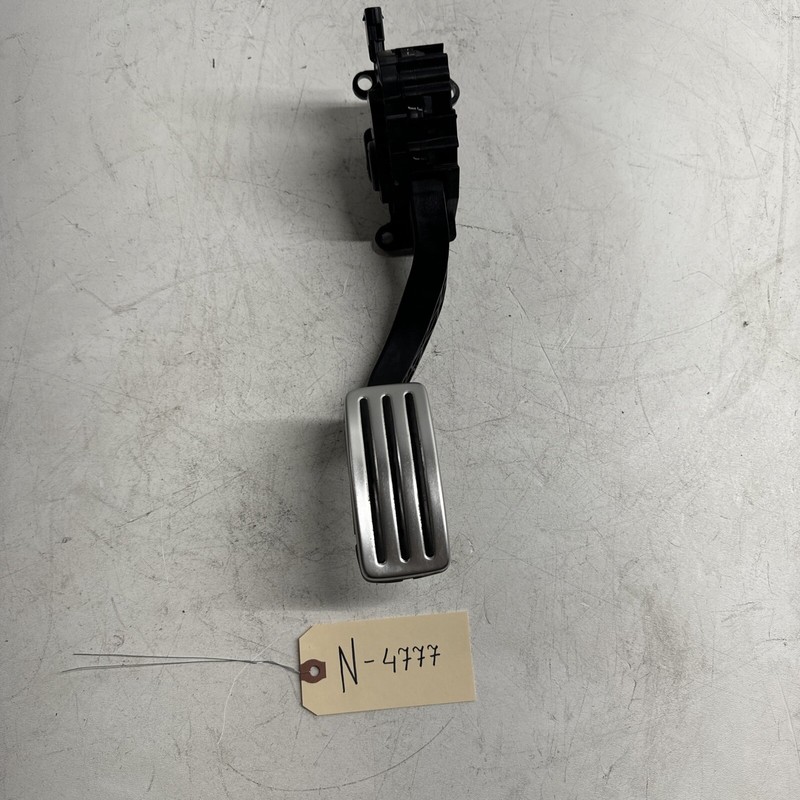 2021 2022 2023 TESLA MODEL S GAS ACCELERATOR THROTTLE PEDAL SENSOR OEM 4777 B111
