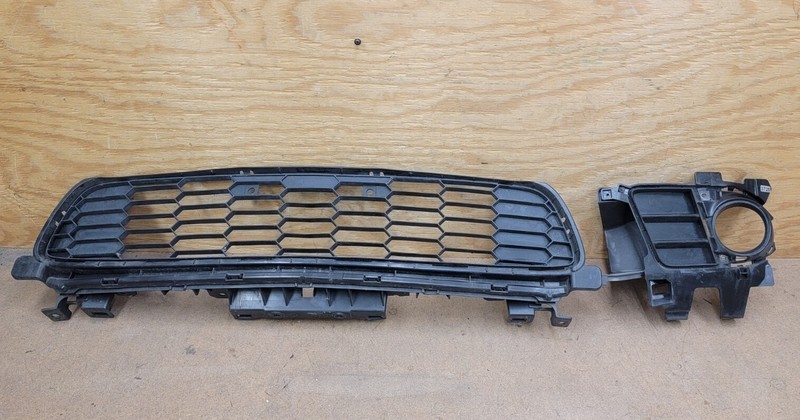 2011 12 2013 2014 Acura TSX Front Bumper Lower Grille & Left Bezel 71107-TL0 OEM
