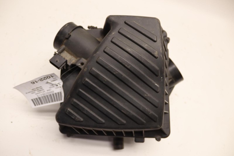 2017-2018 BUICK ENVISION 2.5L ENIGNE AIR CLEANER FILTER BOX HOUSING OEM