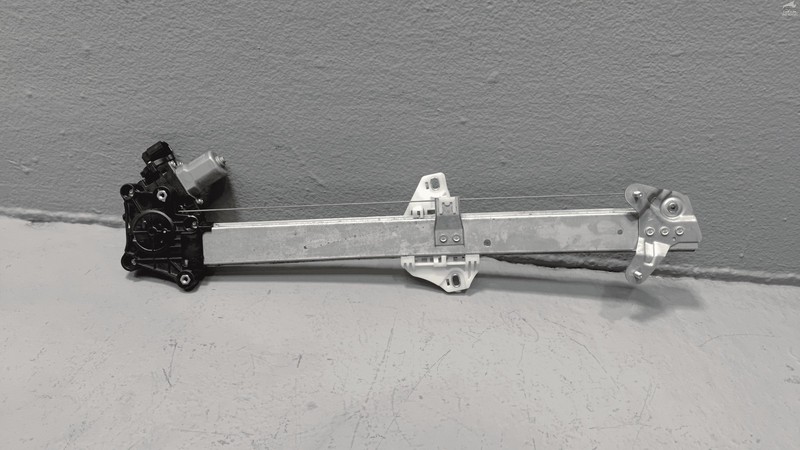 2017-2022 Honda CR-V Front Passenger Side Door Window Regulator W/ Motor OEM