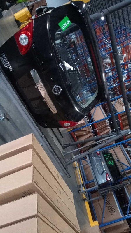 Used Deck Lid fits: 2015 Nissan Rogue VIN J 1st digit Japan built w/o surround v