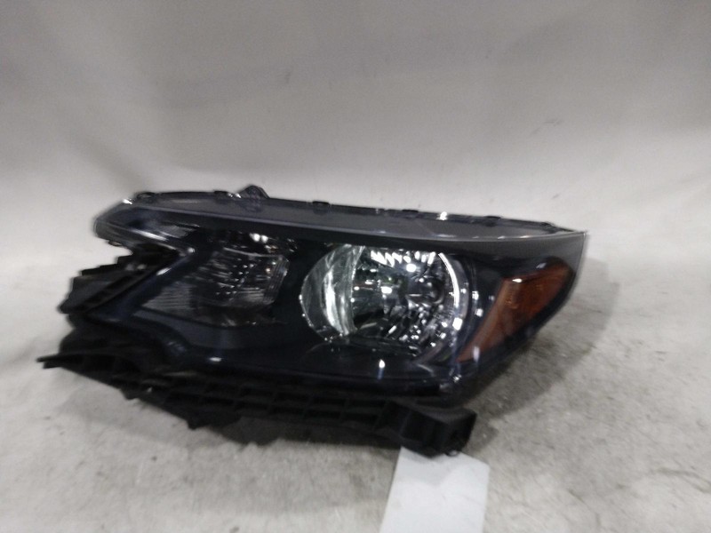 2014 Honda CR-V Left Headlight Assembly Silver 306363 Used 125K Miles