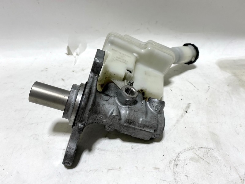 21-25 NISSAN KICKS BRAKE BOOSTER MASTER CYLINDER UNIT W/ RESERVOIR OEM