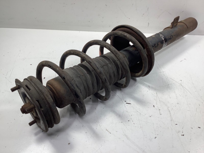 82-85 Honda Accord Left or Right Rear Shock Absorber Assembly 52610-SA6-672 OEM