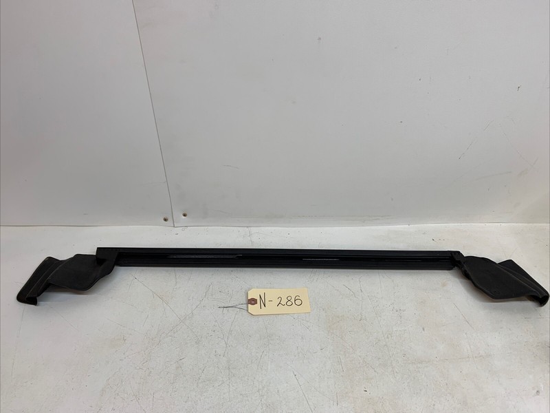 2020-2022 Tesla Y MY Rear Driver Side Door Inner Belt Seal LH 1500064-00 286 U8