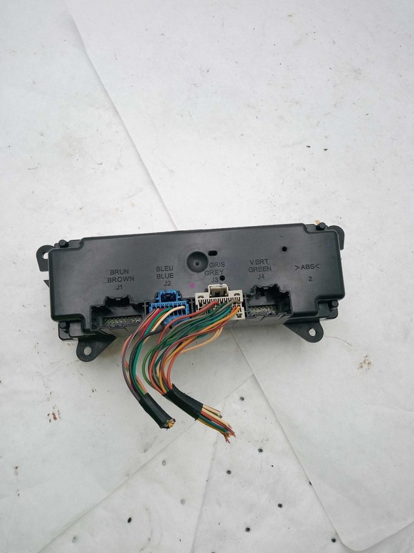 Used A/C Selector Switch fits: 2007 Chevrolet Equinox w/o heated seat Grade C