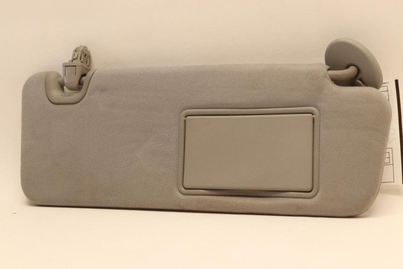 2014-2019 TOYOTA HIGHLANDER OVERHEAD RIGHT PASSENGER SIDE SUN VISOR SHADE OEM