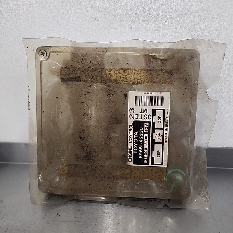 1996 1997 Toyota RAV4 2WD M/T ECU ecm engine computer 89661-42230 pcm module oem