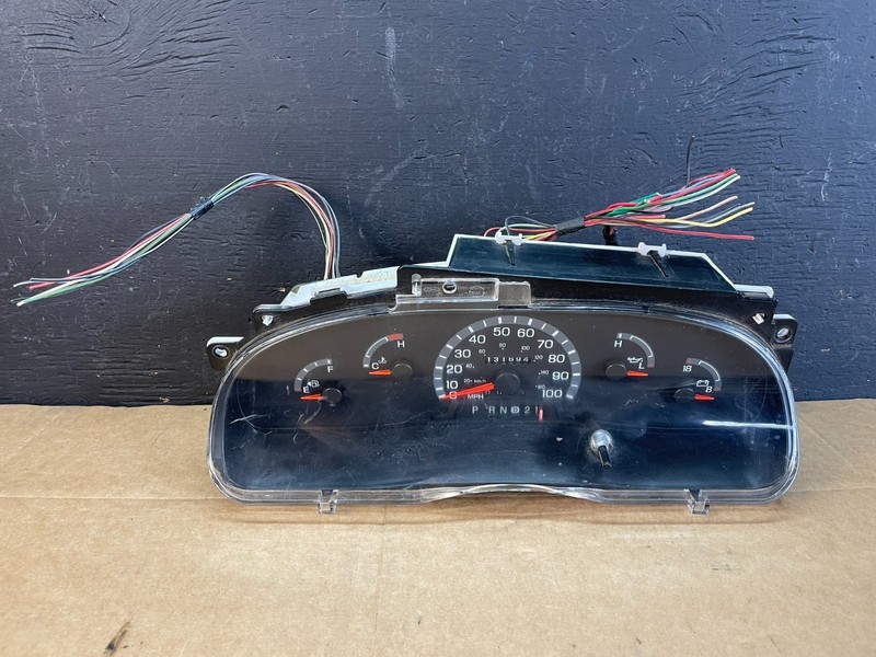 1999 to 2000 Ford E150 E250 E350 VAN Gauge Speedometer Cluster AC4961 DG