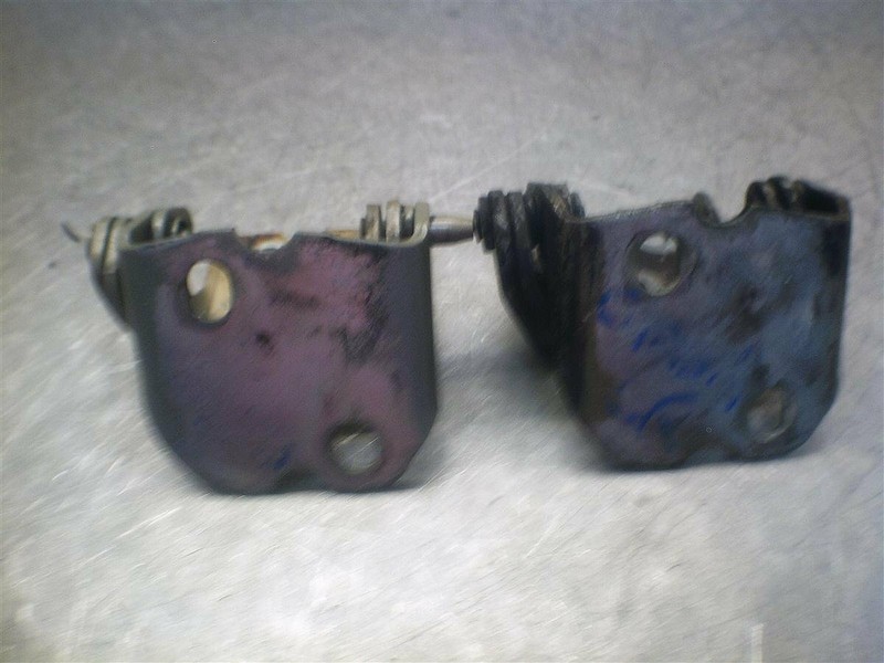 2003 HUMMER H2 PASSENGER REAR DOOR HINGES SET OF 2 OEM 133.AM1503
