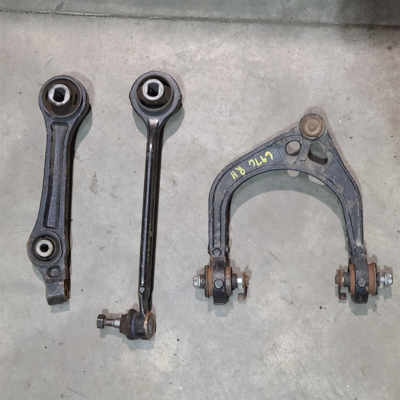 2006 Chrysler 300C SRT-8 Passenger Front Control Arm Set RH AA6976