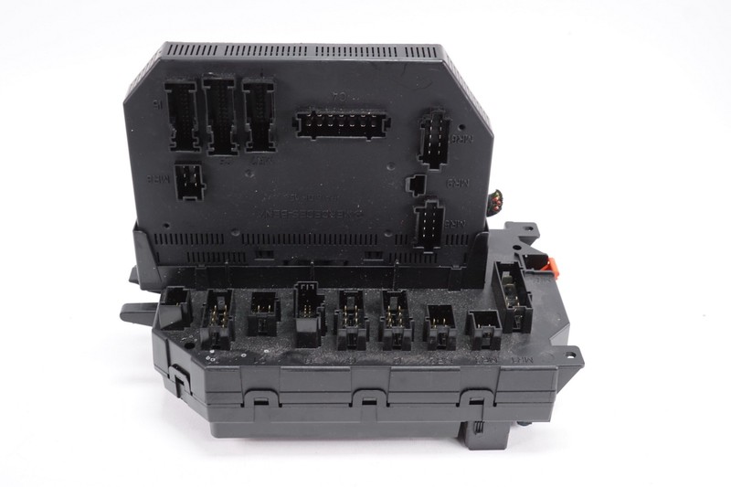 MERCEDES W221 S-Class Front SAM Module Relay Fuse Box OEM 2007 - 2010