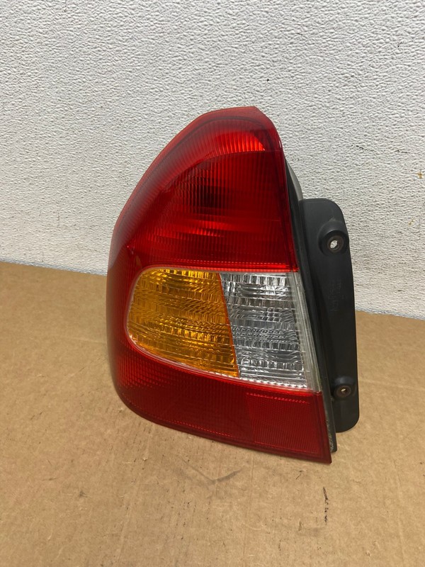 2000-2002 Hyundai Accent Sedan Left Driver LH Tail Light OEM AD5446 LK