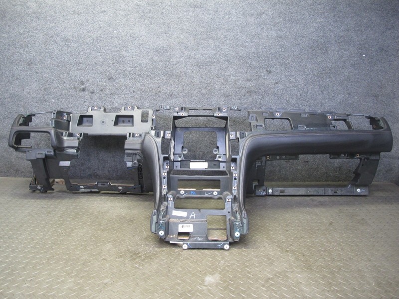 2012-2014 CADILLAC ESCALADE PLATINUM DASH INSTRUMENT PANEL COVER 22845823